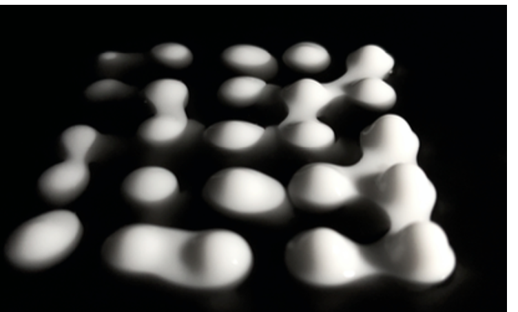 黒い液面から白い液体ピクセルが立ち上がるEmerFlux